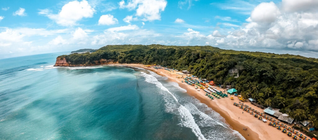 Explorando a Beleza Natural da Praia de Pipa e seus Arredores